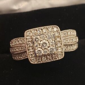 Stunning gorgeous❤️ diamond wedding ring 10k gold